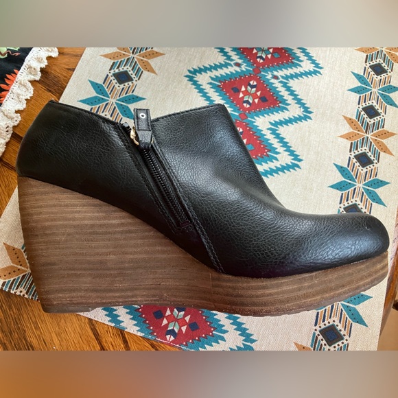 Dr. Scholl's Black Wedge Memory Foam‎ Heels Size 11 - Picture 4 of 7